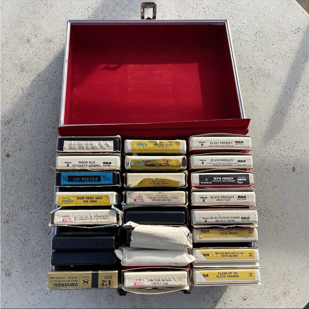 Lot if 24 Vintage‎ 8-track tapes - Untested - classic country